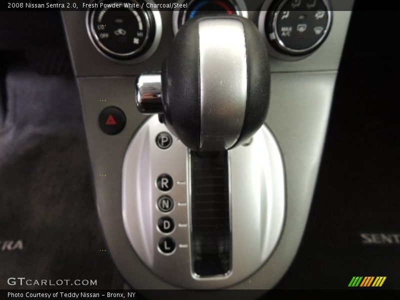 Fresh Powder White / Charcoal/Steel 2008 Nissan Sentra 2.0
