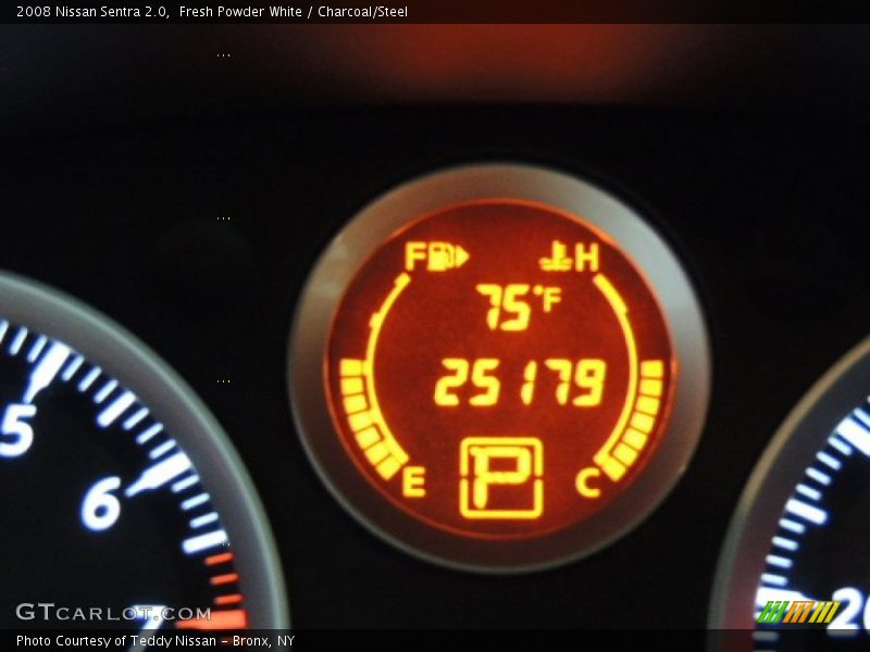Fresh Powder White / Charcoal/Steel 2008 Nissan Sentra 2.0