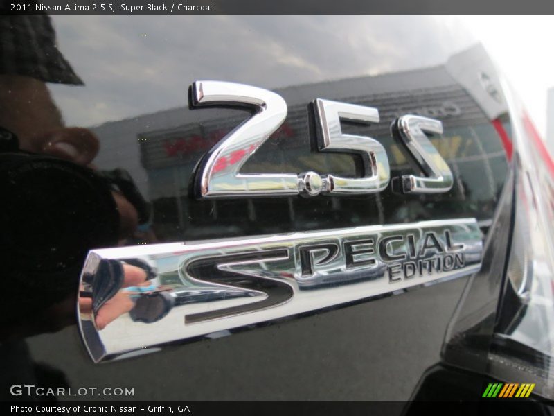 Super Black / Charcoal 2011 Nissan Altima 2.5 S