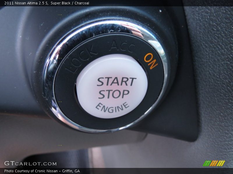 Super Black / Charcoal 2011 Nissan Altima 2.5 S