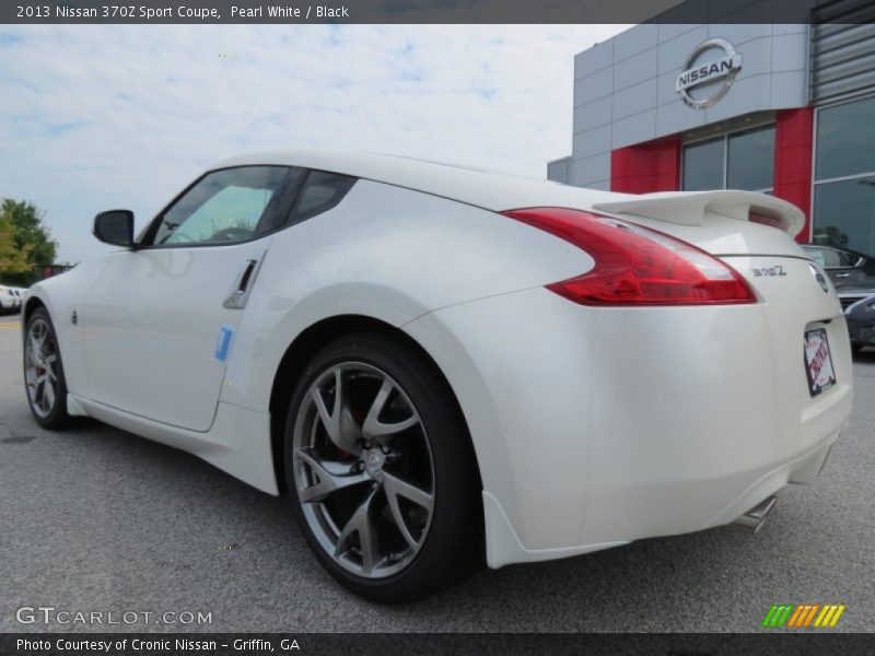 Pearl White / Black 2013 Nissan 370Z Sport Coupe