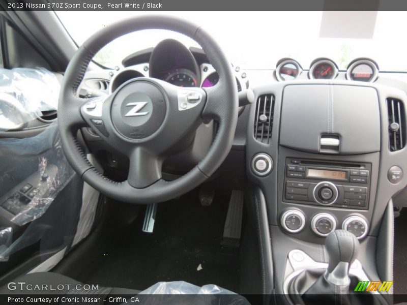 Dashboard of 2013 370Z Sport Coupe