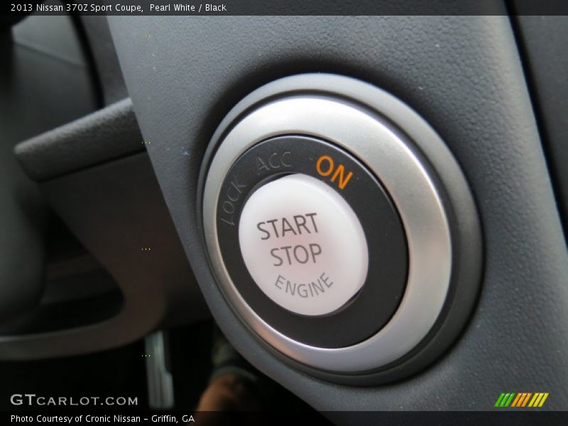 Controls of 2013 370Z Sport Coupe