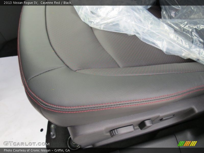 Cayenne Red / Black 2013 Nissan Rogue SV