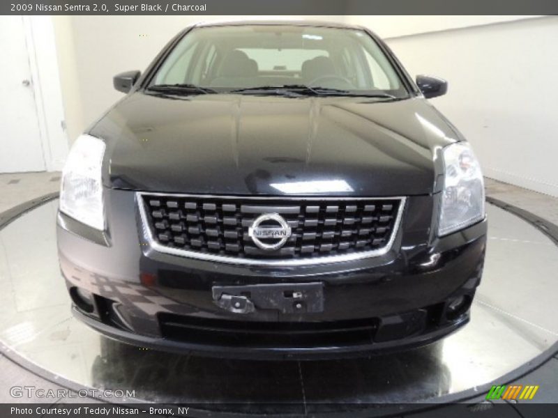 Super Black / Charcoal 2009 Nissan Sentra 2.0