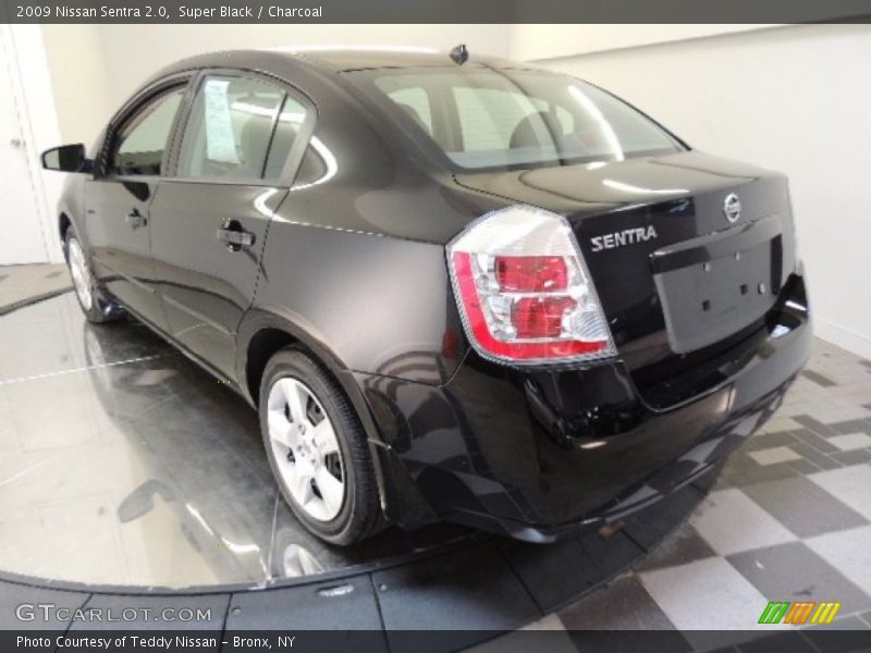 Super Black / Charcoal 2009 Nissan Sentra 2.0