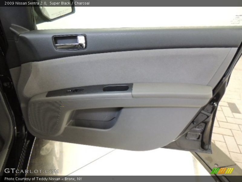 Super Black / Charcoal 2009 Nissan Sentra 2.0
