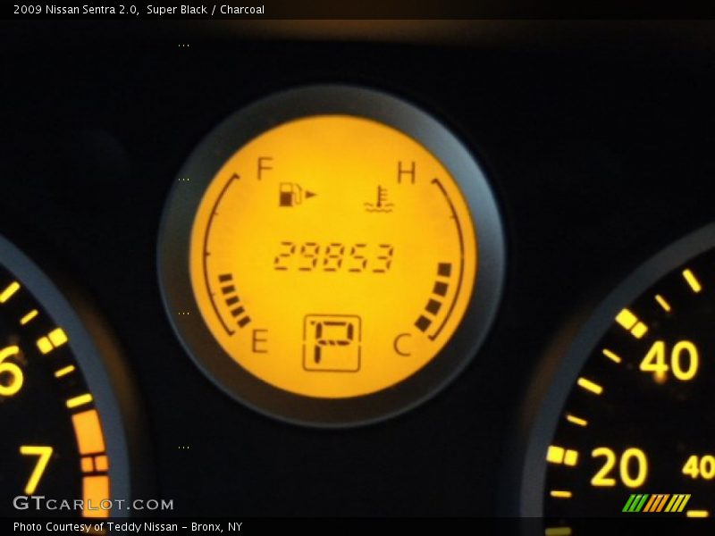 Super Black / Charcoal 2009 Nissan Sentra 2.0