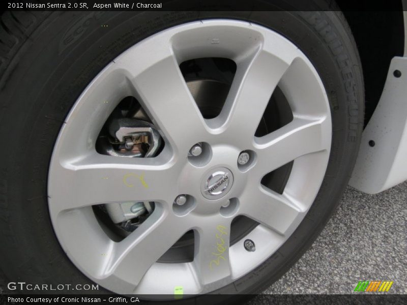 Aspen White / Charcoal 2012 Nissan Sentra 2.0 SR