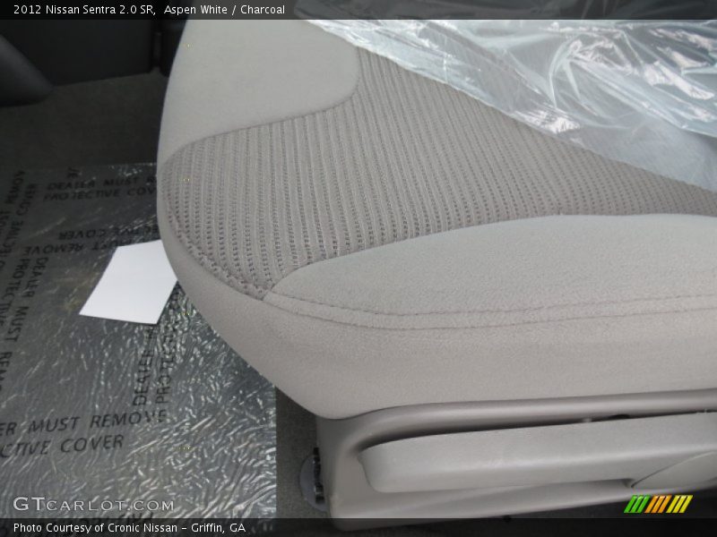 Aspen White / Charcoal 2012 Nissan Sentra 2.0 SR