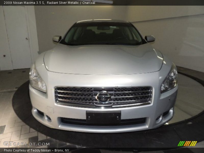 Radiant Silver Metallic / Charcoal 2009 Nissan Maxima 3.5 S