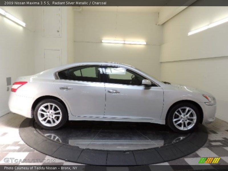 Radiant Silver Metallic / Charcoal 2009 Nissan Maxima 3.5 S