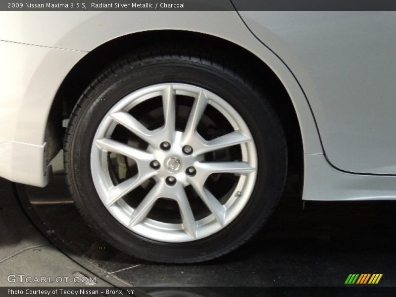 Radiant Silver Metallic / Charcoal 2009 Nissan Maxima 3.5 S