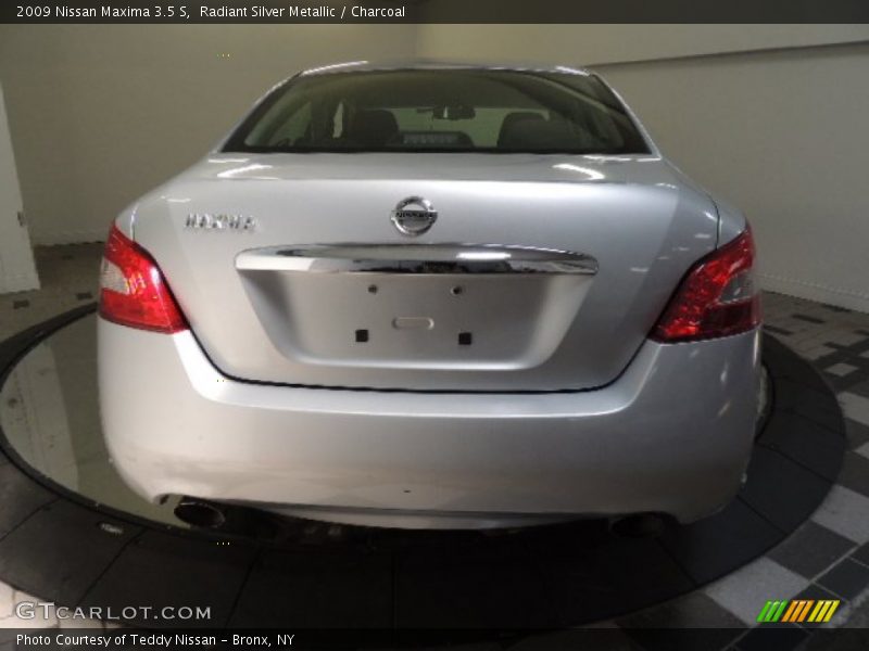 Radiant Silver Metallic / Charcoal 2009 Nissan Maxima 3.5 S