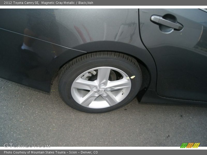 Magnetic Gray Metallic / Black/Ash 2012 Toyota Camry SE