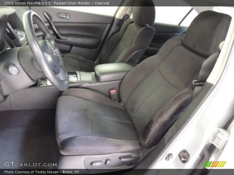 Radiant Silver Metallic / Charcoal 2009 Nissan Maxima 3.5 S