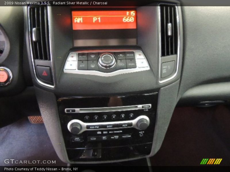 Radiant Silver Metallic / Charcoal 2009 Nissan Maxima 3.5 S