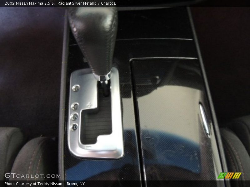 Radiant Silver Metallic / Charcoal 2009 Nissan Maxima 3.5 S