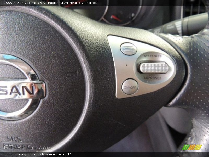 Radiant Silver Metallic / Charcoal 2009 Nissan Maxima 3.5 S