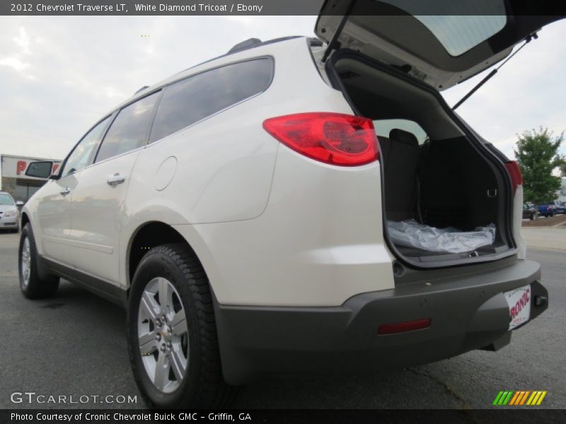 White Diamond Tricoat / Ebony 2012 Chevrolet Traverse LT
