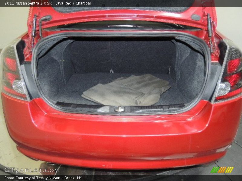 Lava Red / Charcoal 2011 Nissan Sentra 2.0 SR
