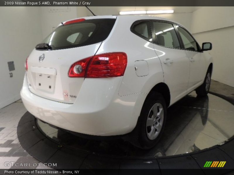 Phantom White / Gray 2009 Nissan Rogue S AWD