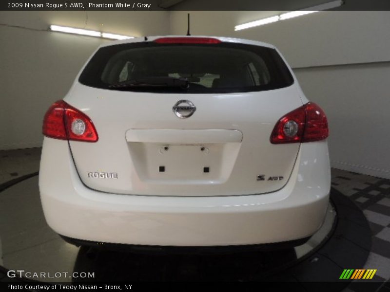 Phantom White / Gray 2009 Nissan Rogue S AWD
