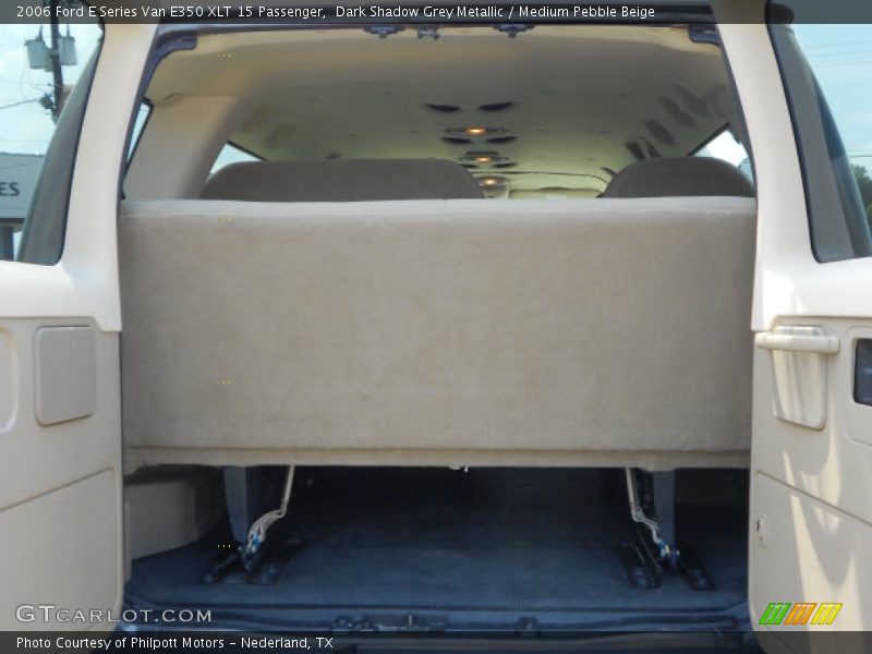 Dark Shadow Grey Metallic / Medium Pebble Beige 2006 Ford E Series Van E350 XLT 15 Passenger