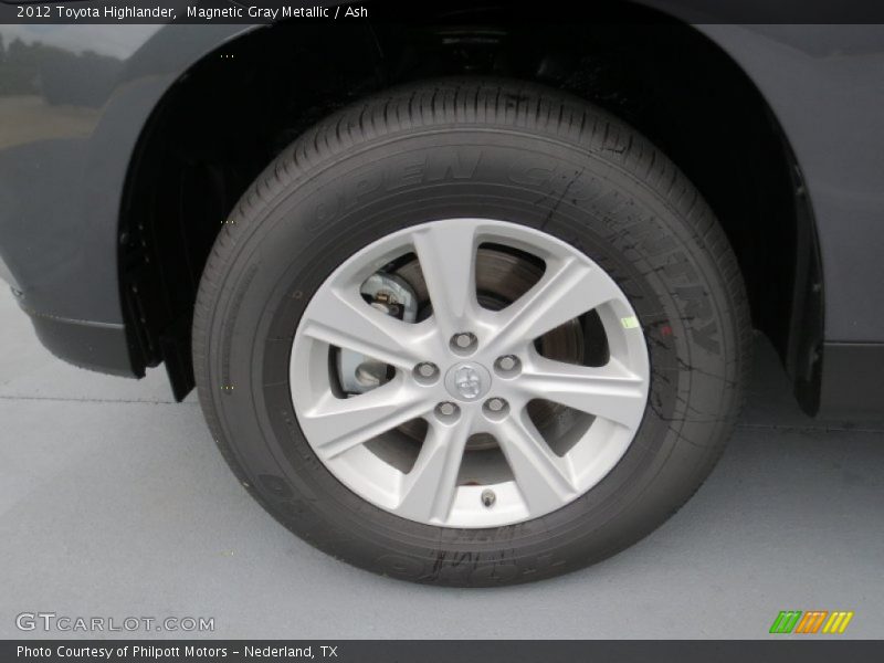 Magnetic Gray Metallic / Ash 2012 Toyota Highlander