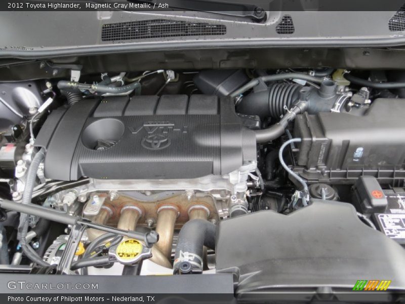 Magnetic Gray Metallic / Ash 2012 Toyota Highlander