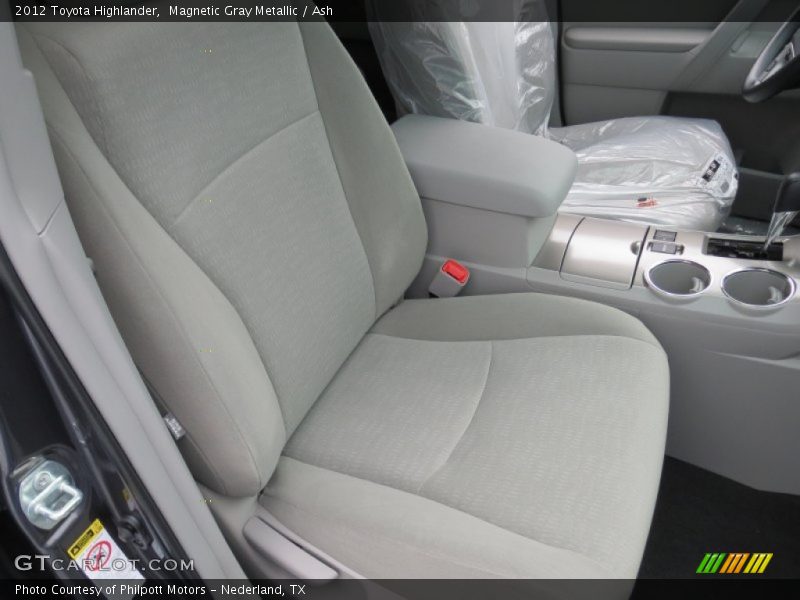 Magnetic Gray Metallic / Ash 2012 Toyota Highlander