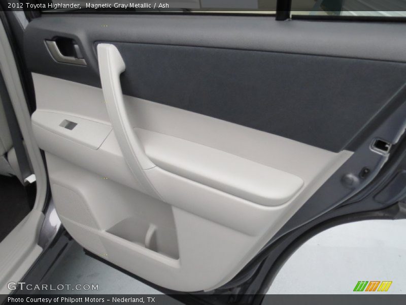 Magnetic Gray Metallic / Ash 2012 Toyota Highlander