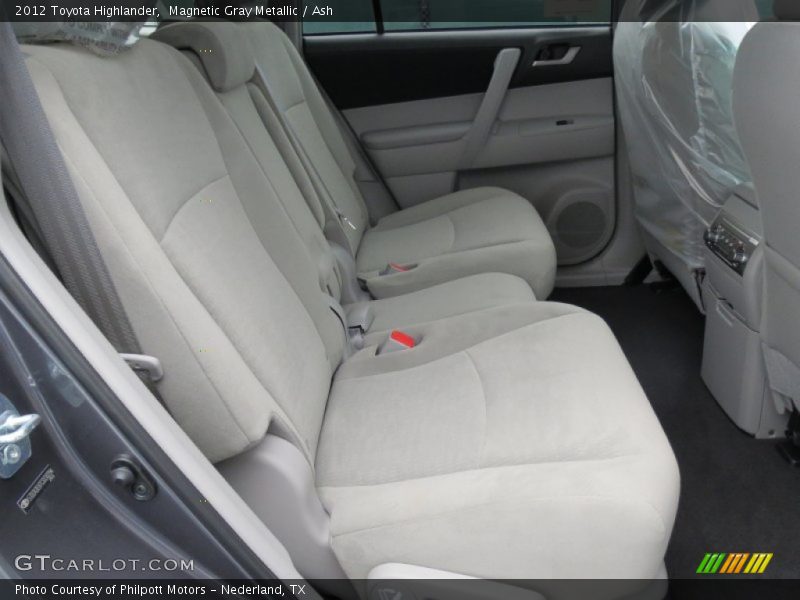 Magnetic Gray Metallic / Ash 2012 Toyota Highlander