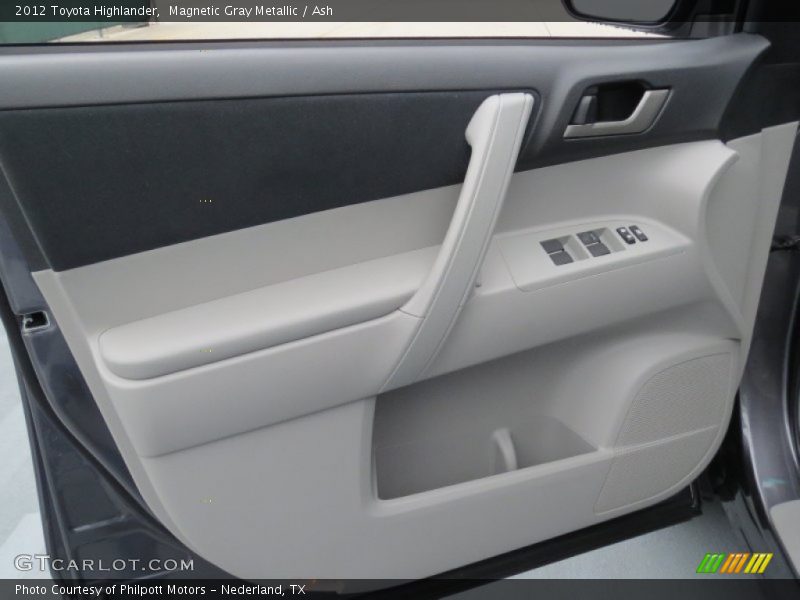 Magnetic Gray Metallic / Ash 2012 Toyota Highlander