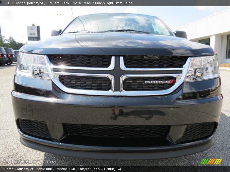 Brilliant Black Crystal Pearl / Black/Light Frost Beige 2013 Dodge Journey SE