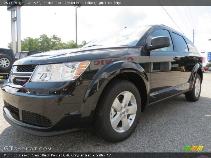 Brilliant Black Crystal Pearl / Black/Light Frost Beige 2013 Dodge Journey SE