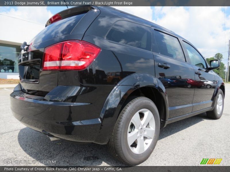 Brilliant Black Crystal Pearl / Black/Light Frost Beige 2013 Dodge Journey SE