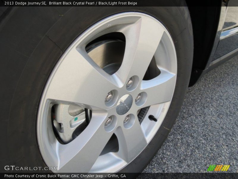 Brilliant Black Crystal Pearl / Black/Light Frost Beige 2013 Dodge Journey SE
