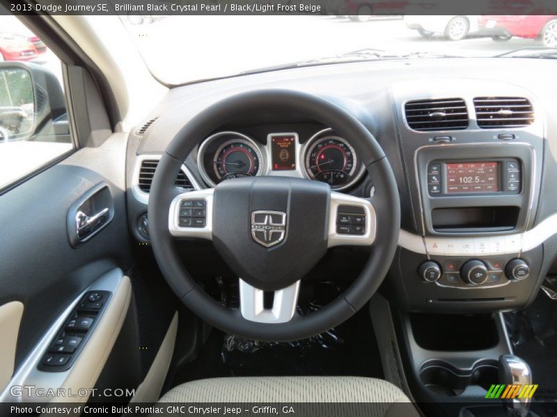 Brilliant Black Crystal Pearl / Black/Light Frost Beige 2013 Dodge Journey SE