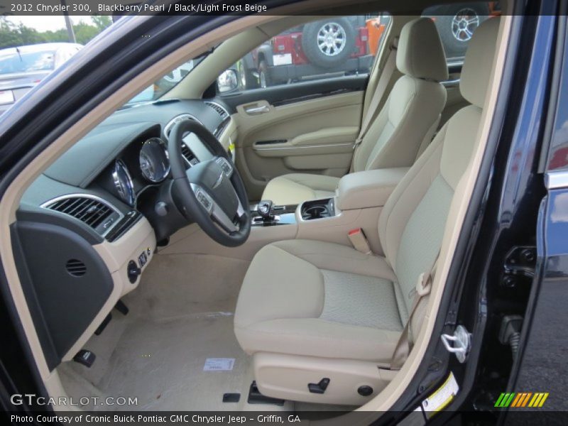 Blackberry Pearl / Black/Light Frost Beige 2012 Chrysler 300