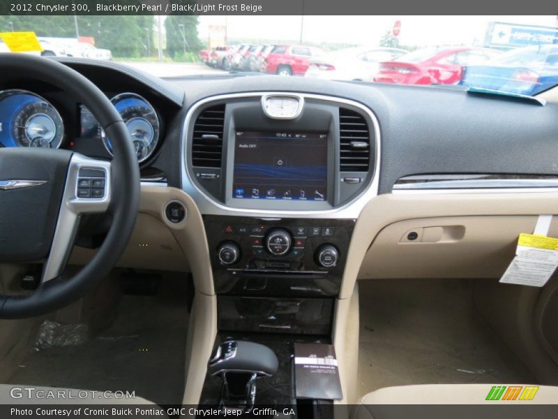 Blackberry Pearl / Black/Light Frost Beige 2012 Chrysler 300