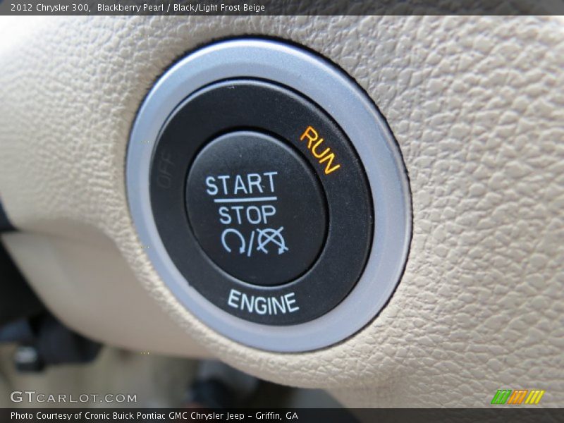 Blackberry Pearl / Black/Light Frost Beige 2012 Chrysler 300