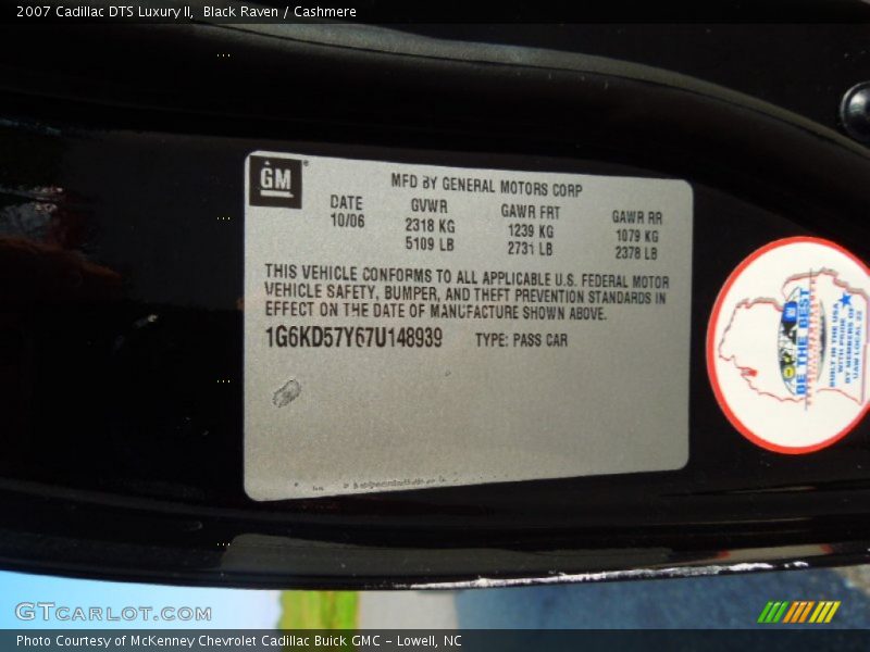 Black Raven / Cashmere 2007 Cadillac DTS Luxury II