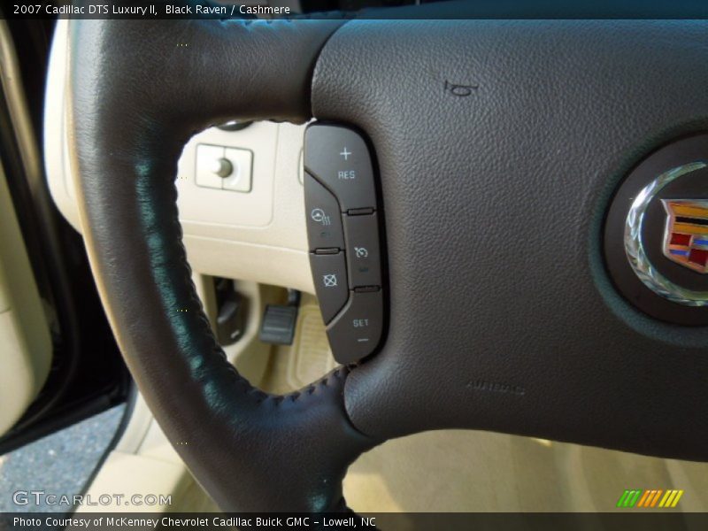Controls of 2007 DTS Luxury II