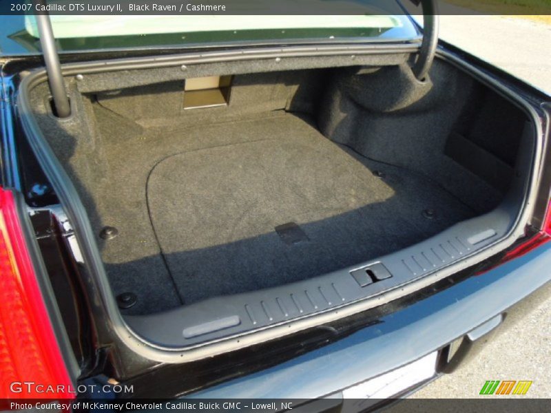  2007 DTS Luxury II Trunk