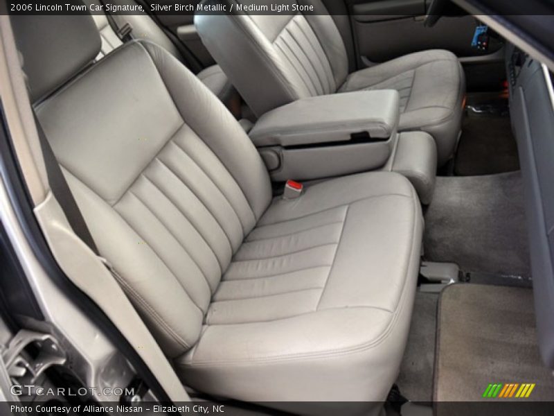Silver Birch Metallic / Medium Light Stone 2006 Lincoln Town Car Signature