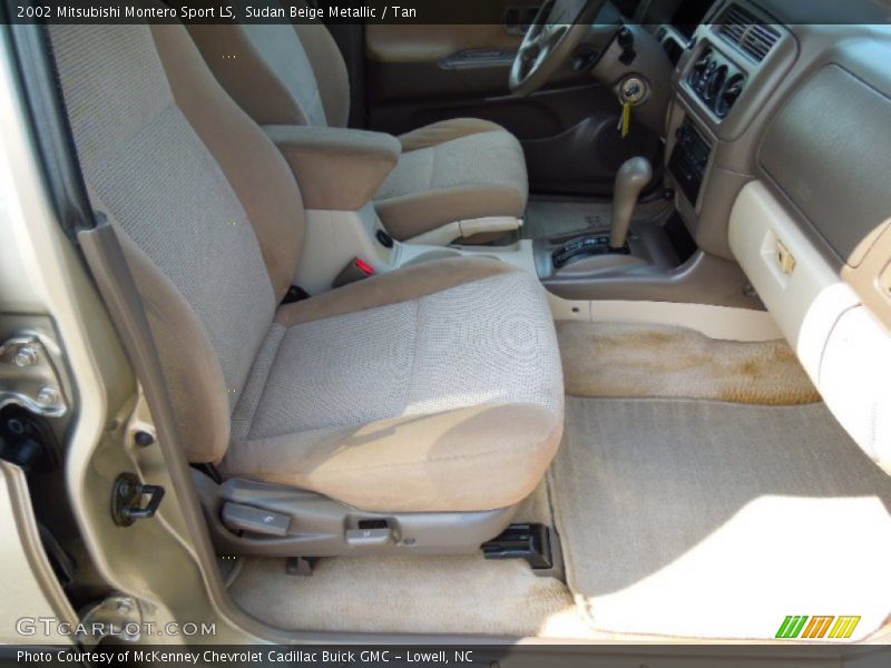Sudan Beige Metallic / Tan 2002 Mitsubishi Montero Sport LS