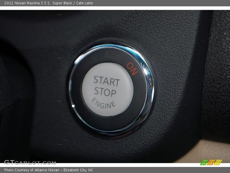 Super Black / Cafe Latte 2012 Nissan Maxima 3.5 S