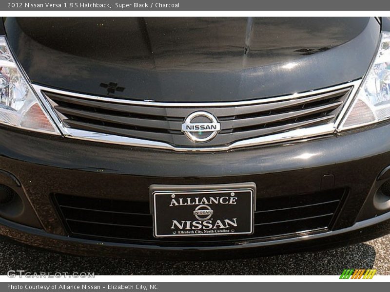 Super Black / Charcoal 2012 Nissan Versa 1.8 S Hatchback