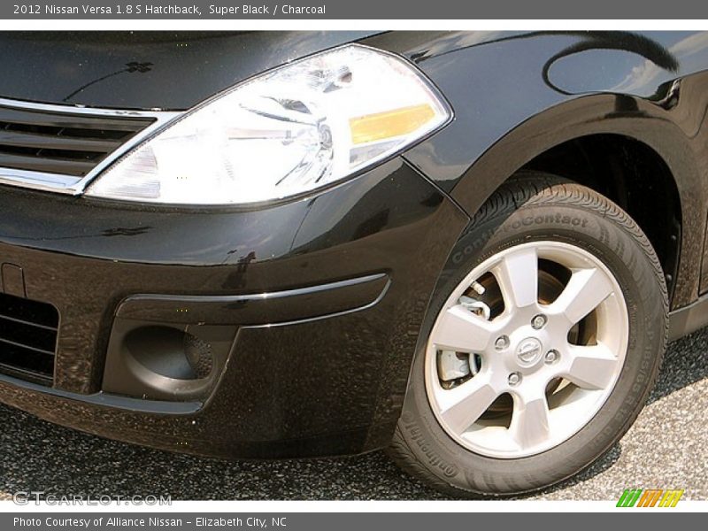 Super Black / Charcoal 2012 Nissan Versa 1.8 S Hatchback
